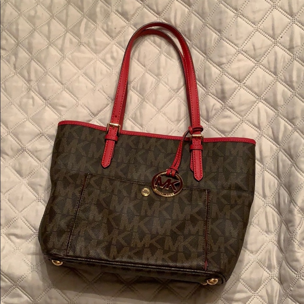 mk red trim